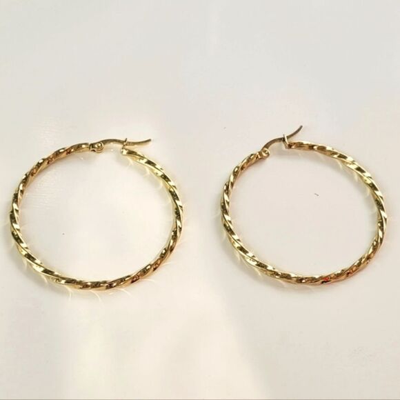Fashion Bohemian Style 18K Gold Plated Twisted Oil Drop Thin Big Hoop Earrings - Picture 12 of 13